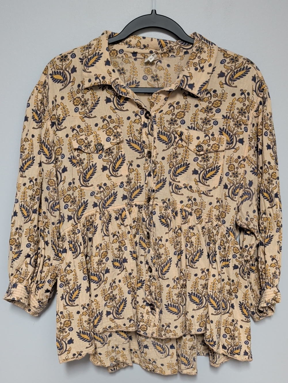 ivy jane Tan Button-Front Floral Peplum Shirt